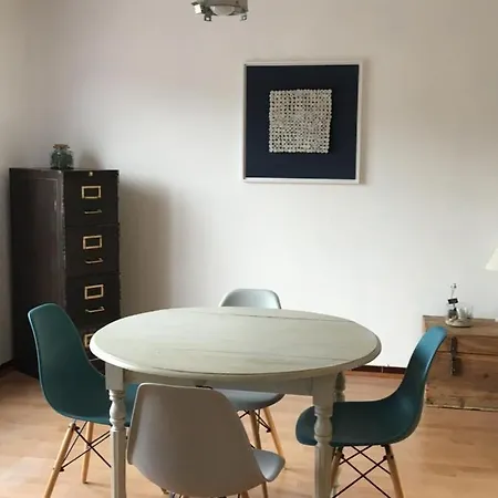 100m De La Mer *